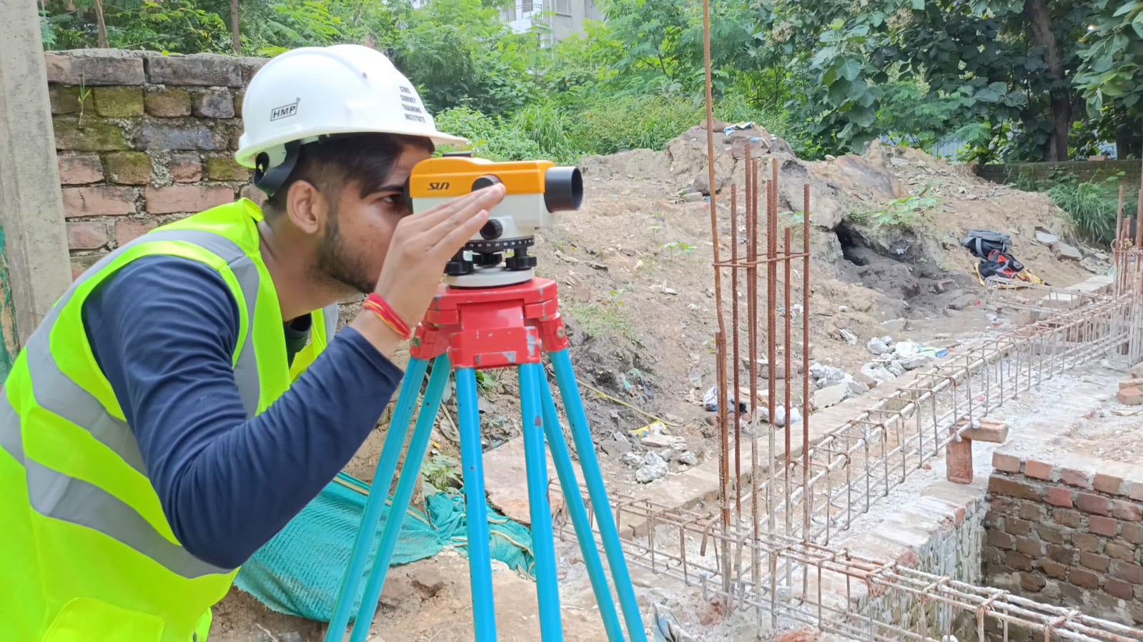 Auto Level Surveying Course